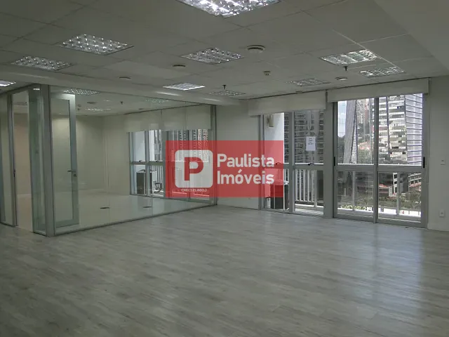 Conjunto comercial com 480m², para alugar, no bairro Vila São Francisco (Zona Sul) em São Paulo