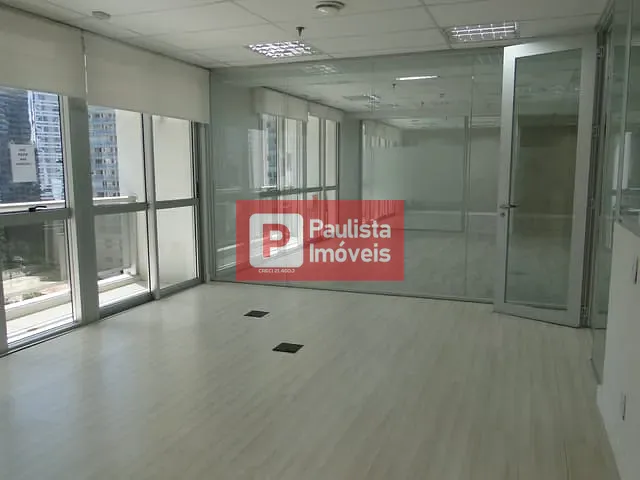 Conjunto comercial com 480m², para alugar, no bairro Vila São Francisco (Zona Sul) em São Paulo