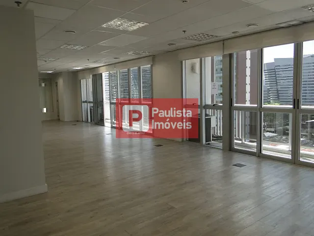 Conjunto comercial com 480m², para alugar, no bairro Vila São Francisco (Zona Sul) em São Paulo