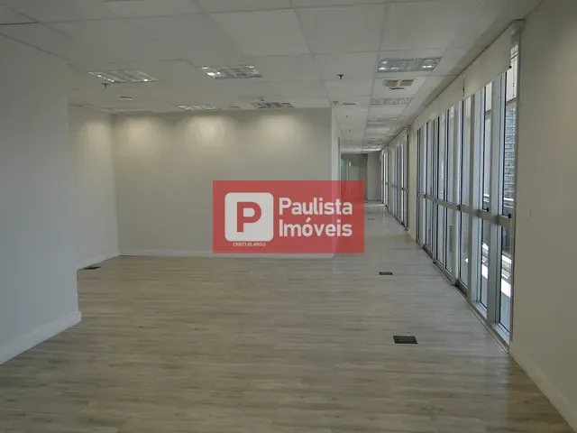 Conjunto comercial com 480m², para alugar, no bairro Vila São Francisco (Zona Sul) em São Paulo