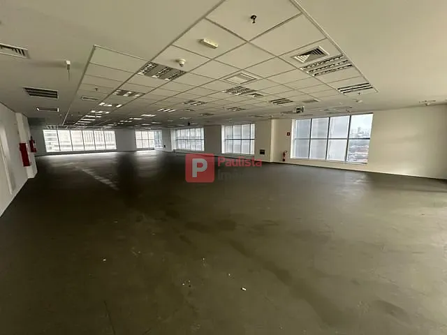 Conjunto comercial com 600m², para alugar, no bairro Chácara Santo Antônio (Zona Sul) em São Paulo