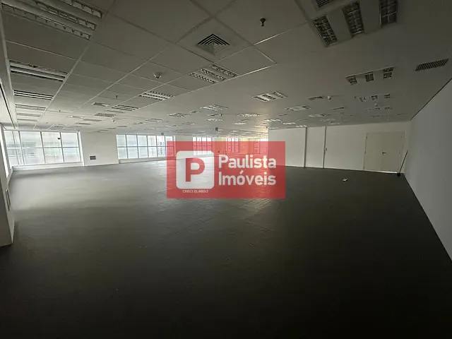 Conjunto comercial com 600m², para alugar, no bairro Chácara Santo Antônio (Zona Sul) em São Paulo