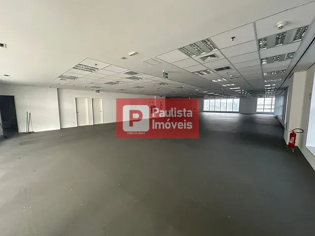 Conjunto comercial com 600m², para alugar, no bairro Chácara Santo Antônio (Zona Sul) em São Paulo