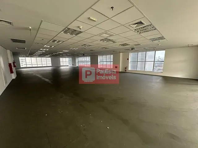 Conjunto comercial com 600m², para alugar, no bairro Chácara Santo Antônio (Zona Sul) em São Paulo