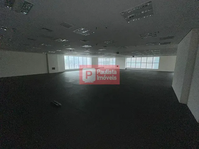 Conjunto comercial com 600m², para alugar, no bairro Chácara Santo Antônio (Zona Sul) em São Paulo