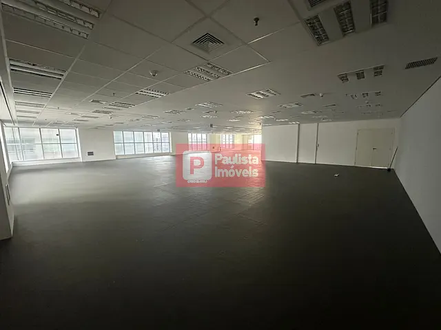Conjunto comercial com 600m², para alugar, no bairro Chácara Santo Antônio (Zona Sul) em São Paulo