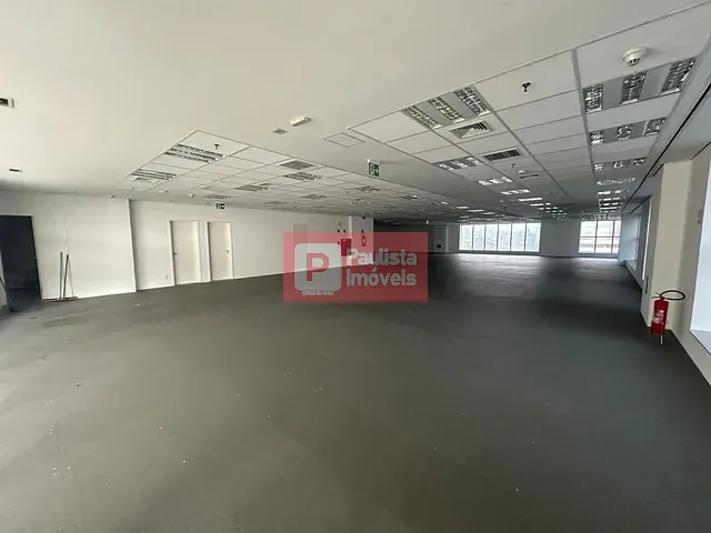 Conjunto comercial com 600m², para alugar, no bairro Chácara Santo Antônio (Zona Sul) em São Paulo