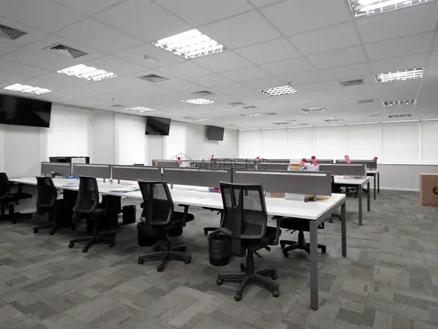 Conjunto comercial para alugar, no bairro Vila Olímpia em São Paulo