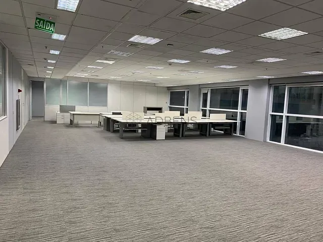 Conjunto comercial para alugar, no bairro Vila Olímpia em São Paulo