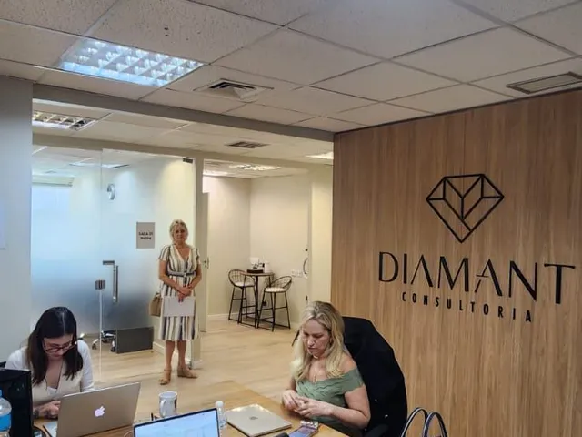 Conjunto comercial com 251m², à venda, no bairro Cerqueira César em São Paulo