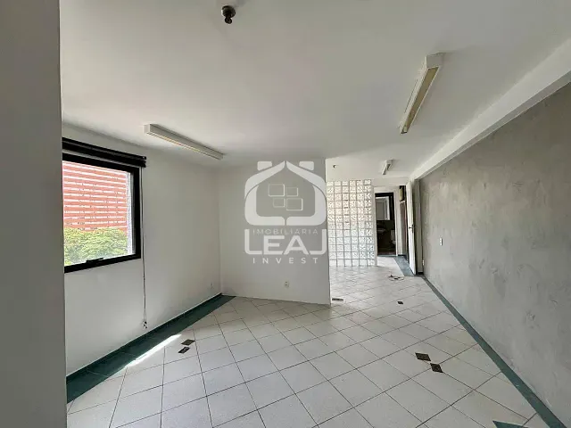 Conjunto comercial com 50m², para alugar, no bairro Indianópolis em São Paulo
