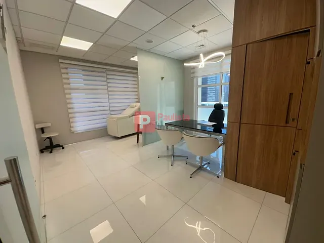 Conjunto comercial com 320m², à venda ou para alugar, no bairro Vila São Francisco (Zona Sul) em São Paulo