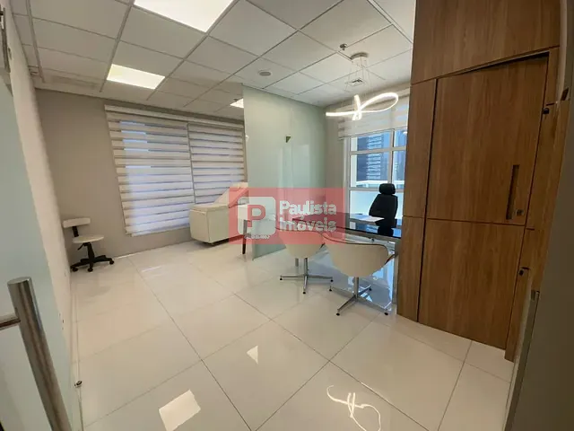 Conjunto comercial com 320m², à venda ou para alugar, no bairro Vila São Francisco (Zona Sul) em São Paulo