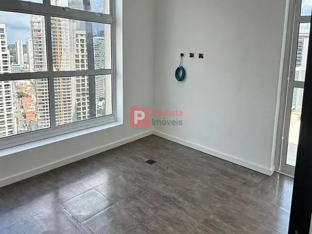 Conjunto comercial com 160m², para alugar, no bairro Vila São Francisco (Zona Sul) em São Paulo