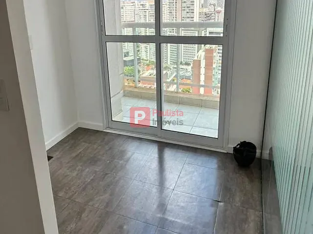 Conjunto comercial com 160m², para alugar, no bairro Vila São Francisco (Zona Sul) em São Paulo