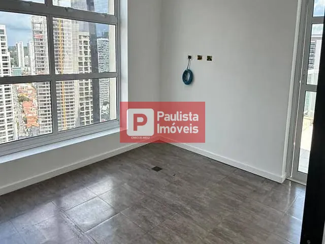Conjunto comercial com 160m², para alugar, no bairro Vila São Francisco (Zona Sul) em São Paulo