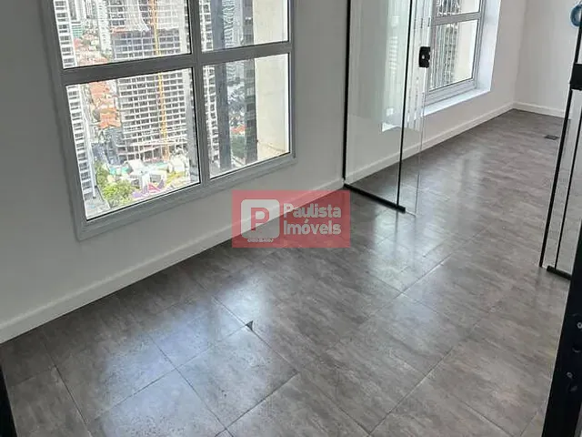 Conjunto comercial com 160m², para alugar, no bairro Vila São Francisco (Zona Sul) em São Paulo