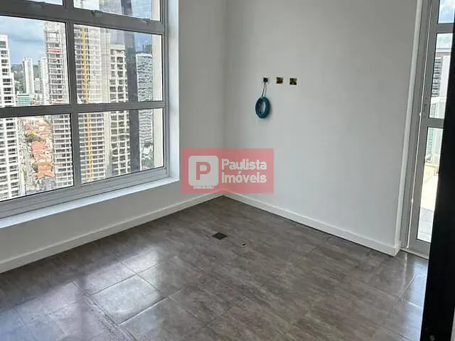 Conjunto comercial com 160m², para alugar, no bairro Vila São Francisco (Zona Sul) em São Paulo