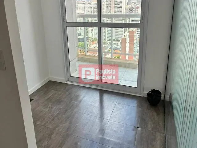 Conjunto comercial com 160m², para alugar, no bairro Vila São Francisco (Zona Sul) em São Paulo