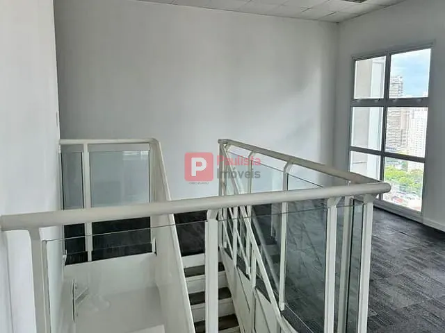 Conjunto comercial com 160m², para alugar, no bairro Vila Cordeiro em São Paulo