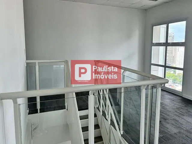 Conjunto comercial com 160m², para alugar, no bairro Vila Cordeiro em São Paulo