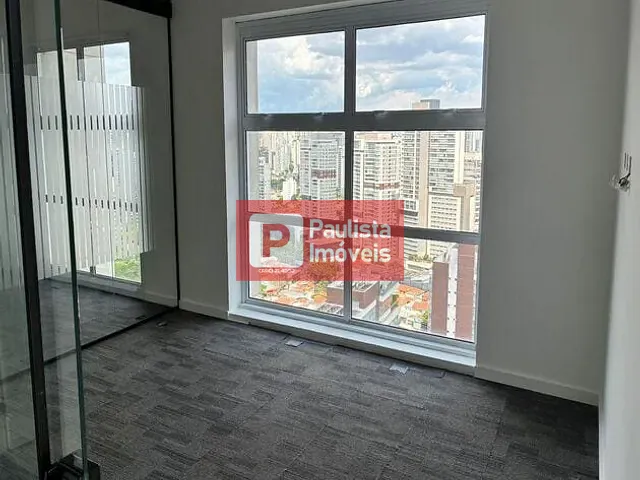 Conjunto comercial com 160m², para alugar, no bairro Vila Cordeiro em São Paulo