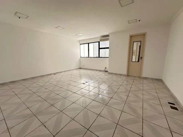 Conjunto comercial com 36m², para alugar, no bairro Indianópolis em São Paulo