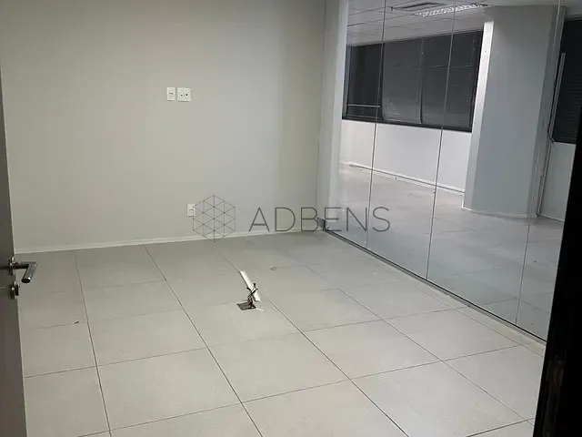 Conjunto comercial à venda ou para alugar, no bairro Bela Vista em São Paulo