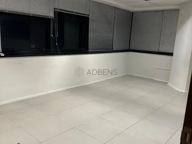 Conjunto comercial à venda ou para alugar, no bairro Bela Vista em São Paulo