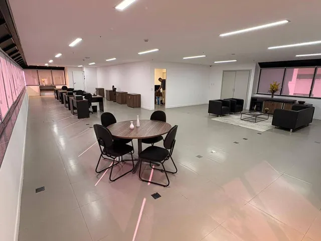 Conjunto comercial à venda, no bairro Cidade Monções em São Paulo