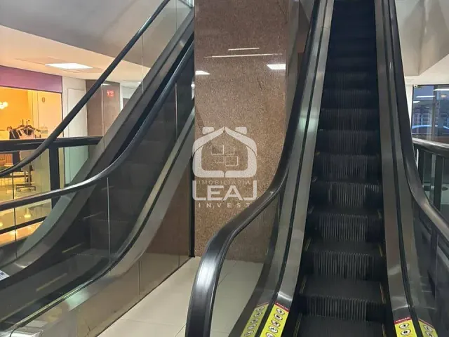 Conjunto comercial com 94m², à venda ou para alugar, no bairro Moema em São Paulo
