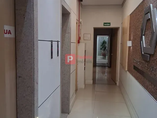 Conjunto comercial com 100m², à venda, no bairro República em São Paulo