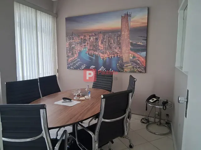 Conjunto comercial com 100m², à venda, no bairro República em São Paulo