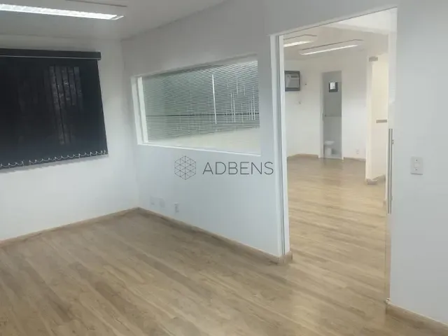 Conjunto comercial à venda, no bairro Chácara Santo Antônio em São Paulo