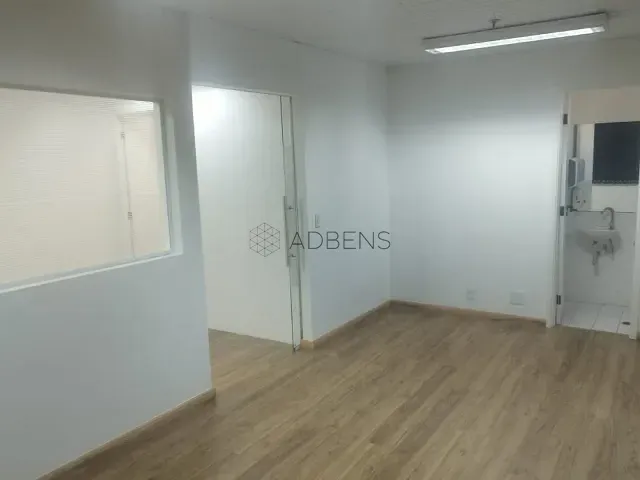 Conjunto comercial à venda, no bairro Chácara Santo Antônio em São Paulo