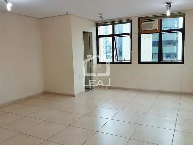 Conjunto comercial à venda ou para alugar, no bairro Chácara Santo Antônio (Zona Sul) em São Paulo