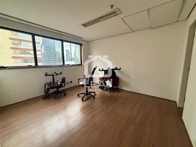 Conjunto comercial à venda, no bairro Vila Olímpia em São Paulo