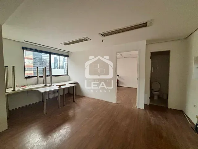 Conjunto comercial à venda, no bairro Vila Olímpia em São Paulo