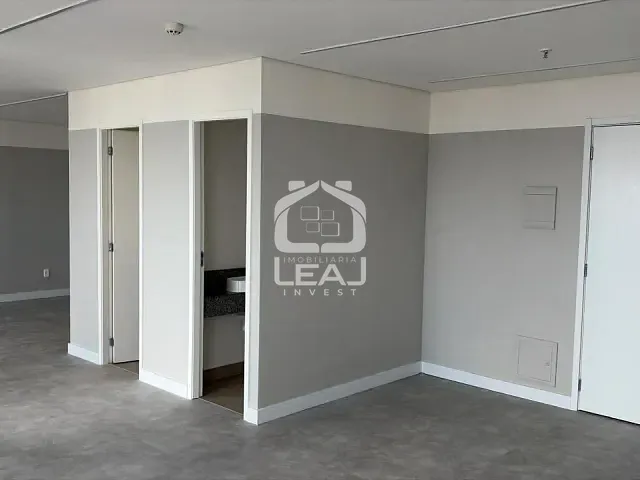 Conjunto comercial para alugar, no bairro Chácara Santo Antônio (Zona Sul) em São Paulo