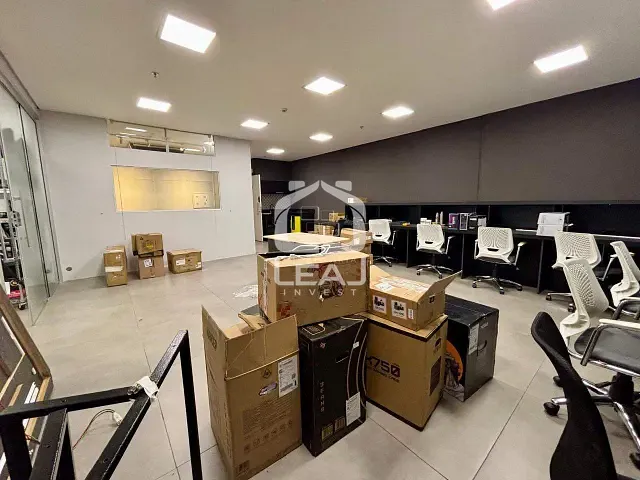 Conjunto comercial para alugar, no bairro Vila Andrade em São Paulo