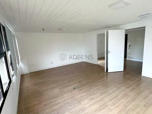 Conjunto comercial à venda, no bairro Moema em São Paulo