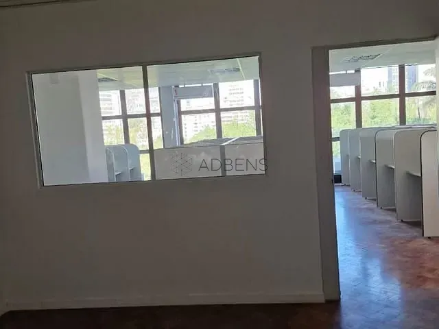 Conjunto comercial à venda ou para alugar, no bairro República em São Paulo