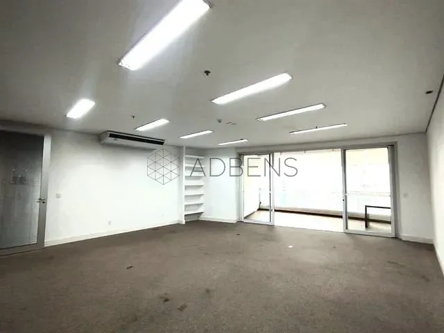 Conjunto comercial à venda ou para alugar, no bairro Cerqueira César em São Paulo