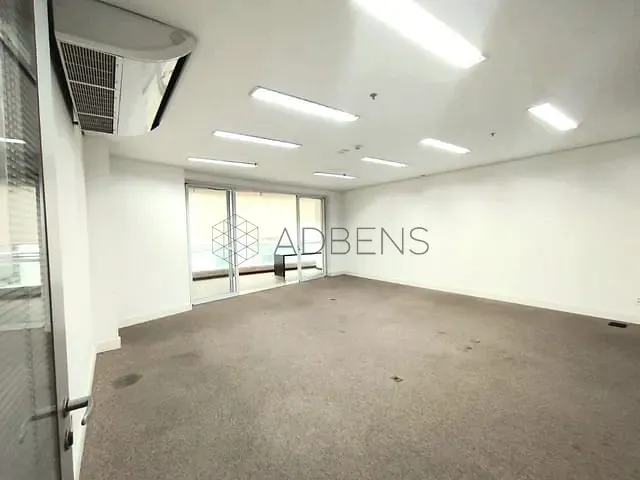 Conjunto comercial à venda ou para alugar, no bairro Cerqueira César em São Paulo