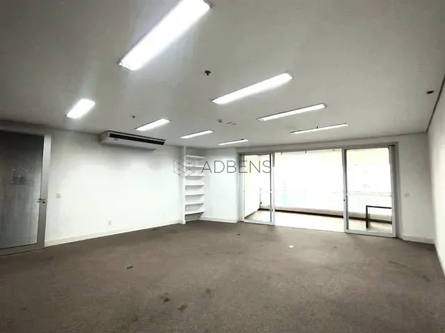 Conjunto comercial à venda ou para alugar, no bairro Cerqueira César em São Paulo