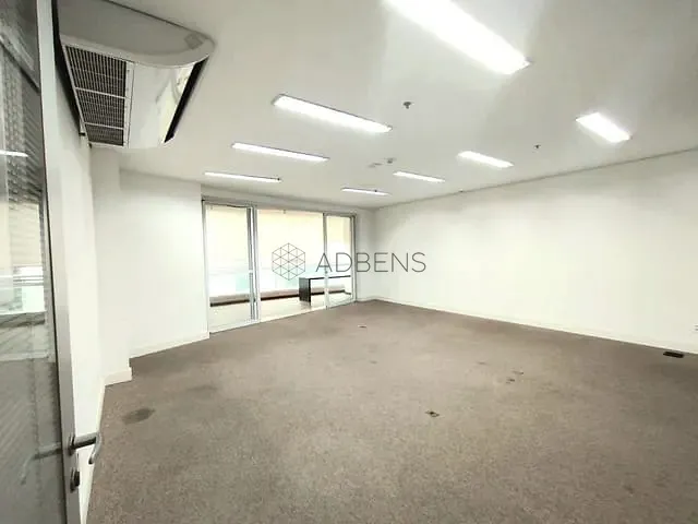 Conjunto comercial à venda ou para alugar, no bairro Cerqueira César em São Paulo