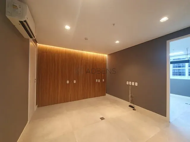 Conjunto comercial para alugar, no bairro Cidade Monções em São Paulo