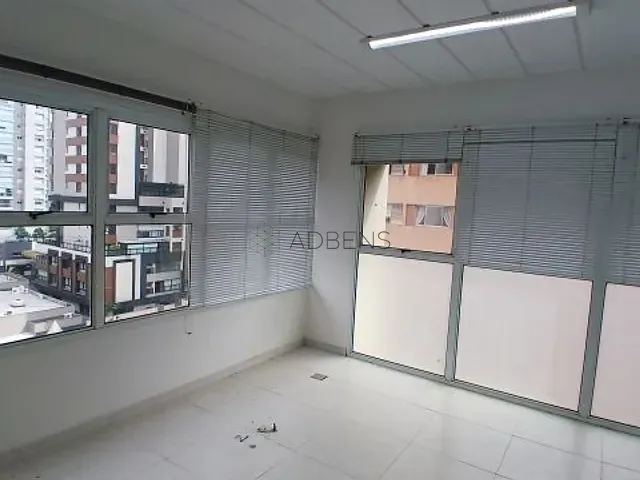 Conjunto comercial à venda, no bairro Indianópolis em São Paulo