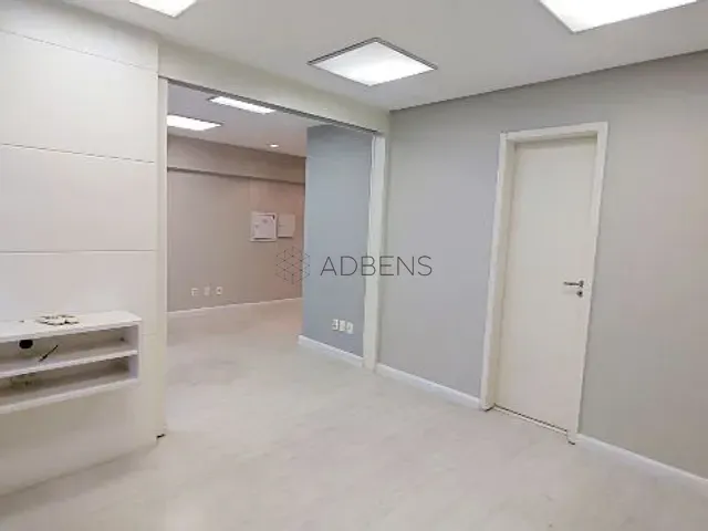 Conjunto comercial para alugar, no bairro Vila Hamburguesa - Parque Villa Lobos  em Avenida Queiroz Filho