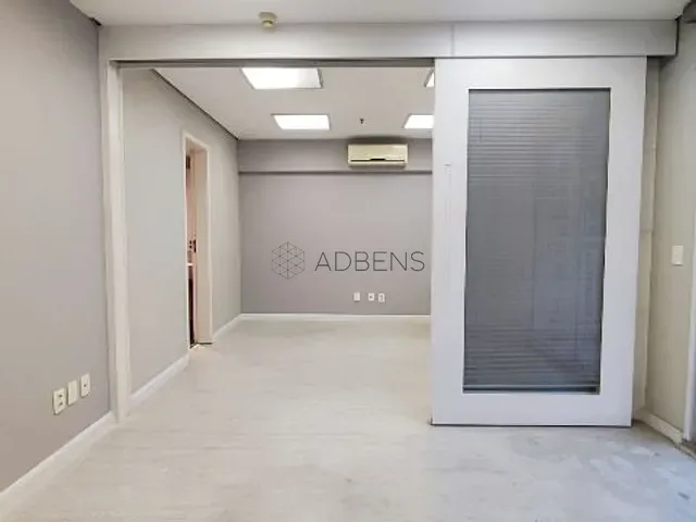 Conjunto comercial para alugar, no bairro Vila Hamburguesa - Parque Villa Lobos  em Avenida Queiroz Filho